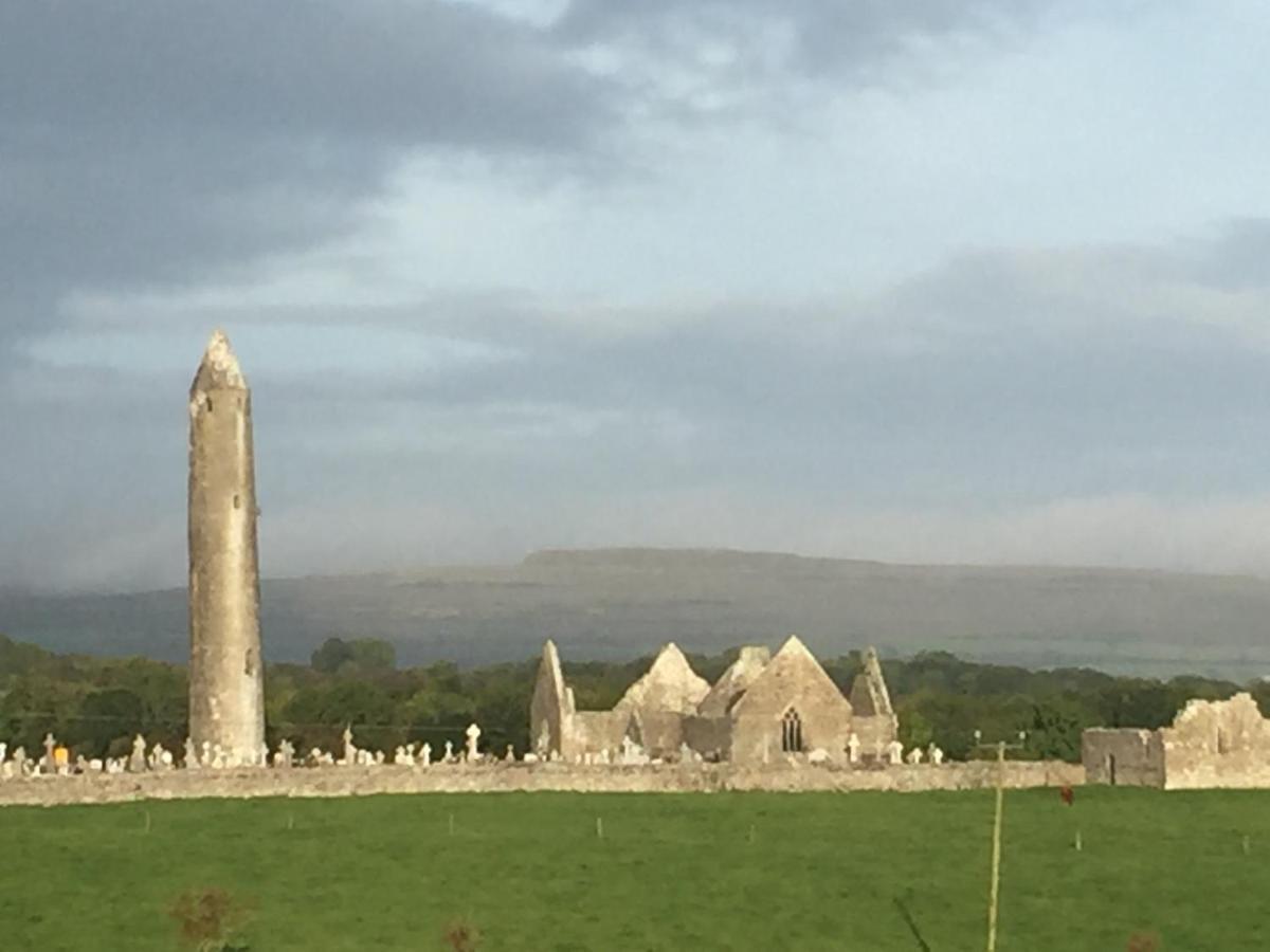 The Burren Barn Villa Tubber ภายนอก รูปภาพ